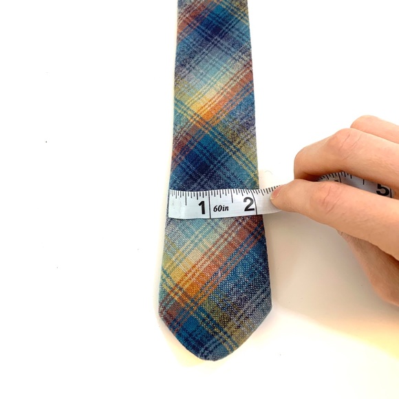 Men’s wool tartan skinny tie - Picture 3 of 3